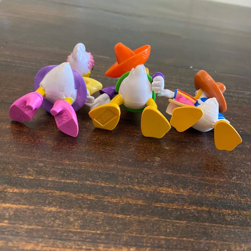 Vintage Disney EPCOT Center Mexico Donald Daisy Duck PVC Figures Set of 3 - Picture 6 of 7